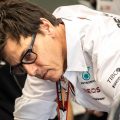 Toto Wolff checks the Mercedes W13. Bahrain, March 2022.