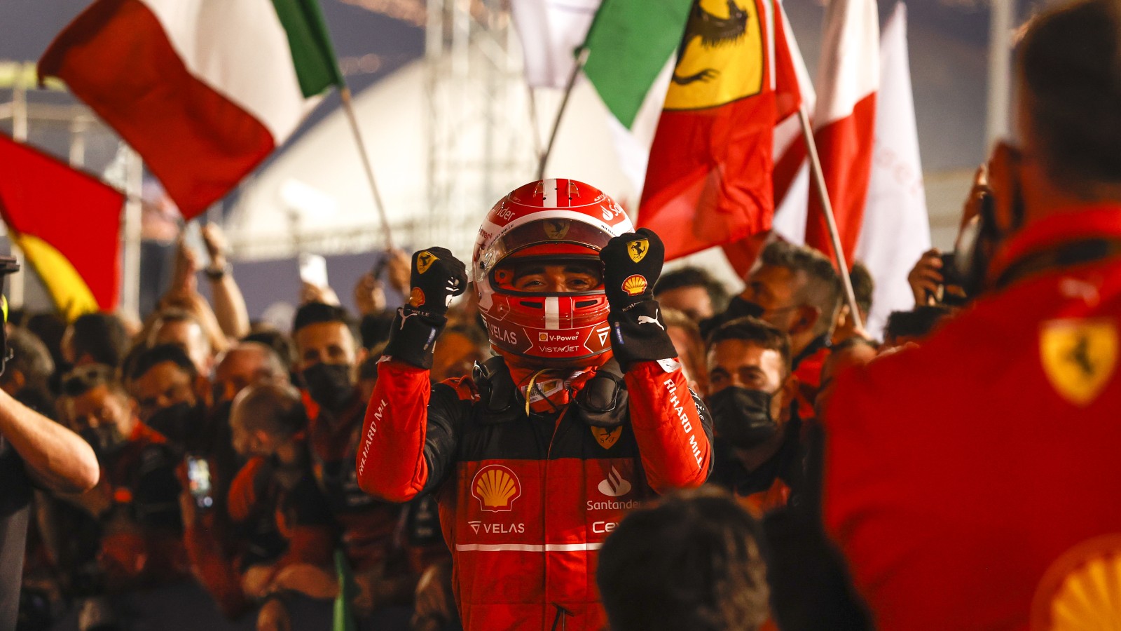 Christian Klein avverte dell’impatto degli elogi della stampa italiana sulla Ferrari
