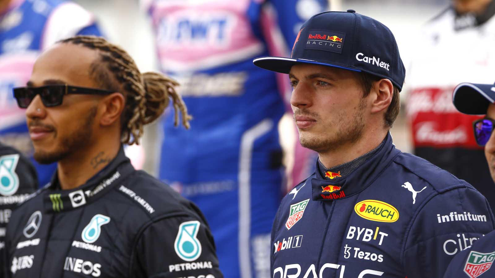 Max Verstappen next to Lewis Hamilton. Bahrain March 2022.
