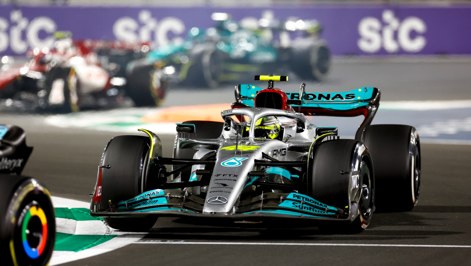 Lewis Hamilton in traffic in the race. Saudi Arabia March 2022