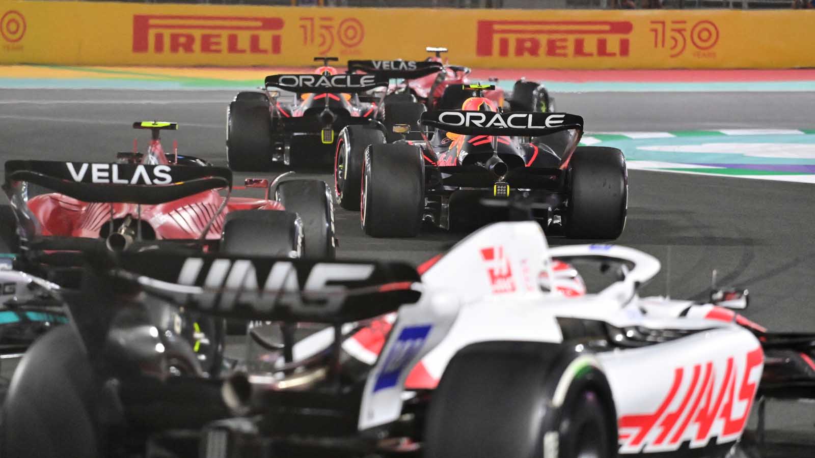 F1 race time: How long does a Formula 1 Grand Prix last on average? :  PlanetF1