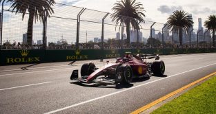 Carlos Sainz puts in a lap at the Albert Park circuit. Australia April 2022