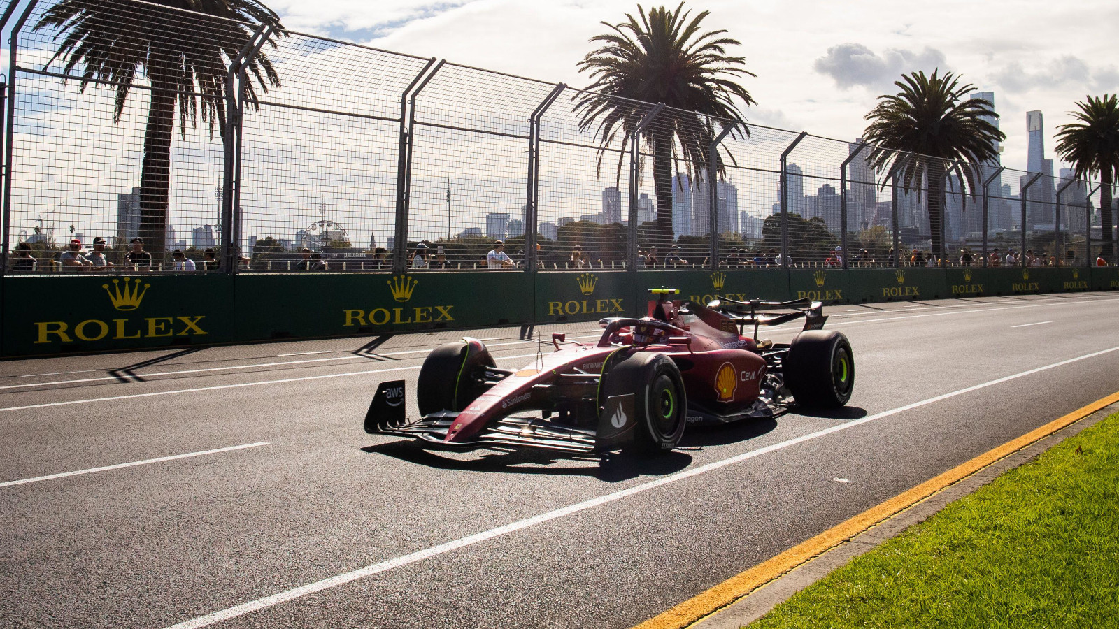 Carlos Sainz puts in a lap at the Albert Park circuit. Australia April 2022