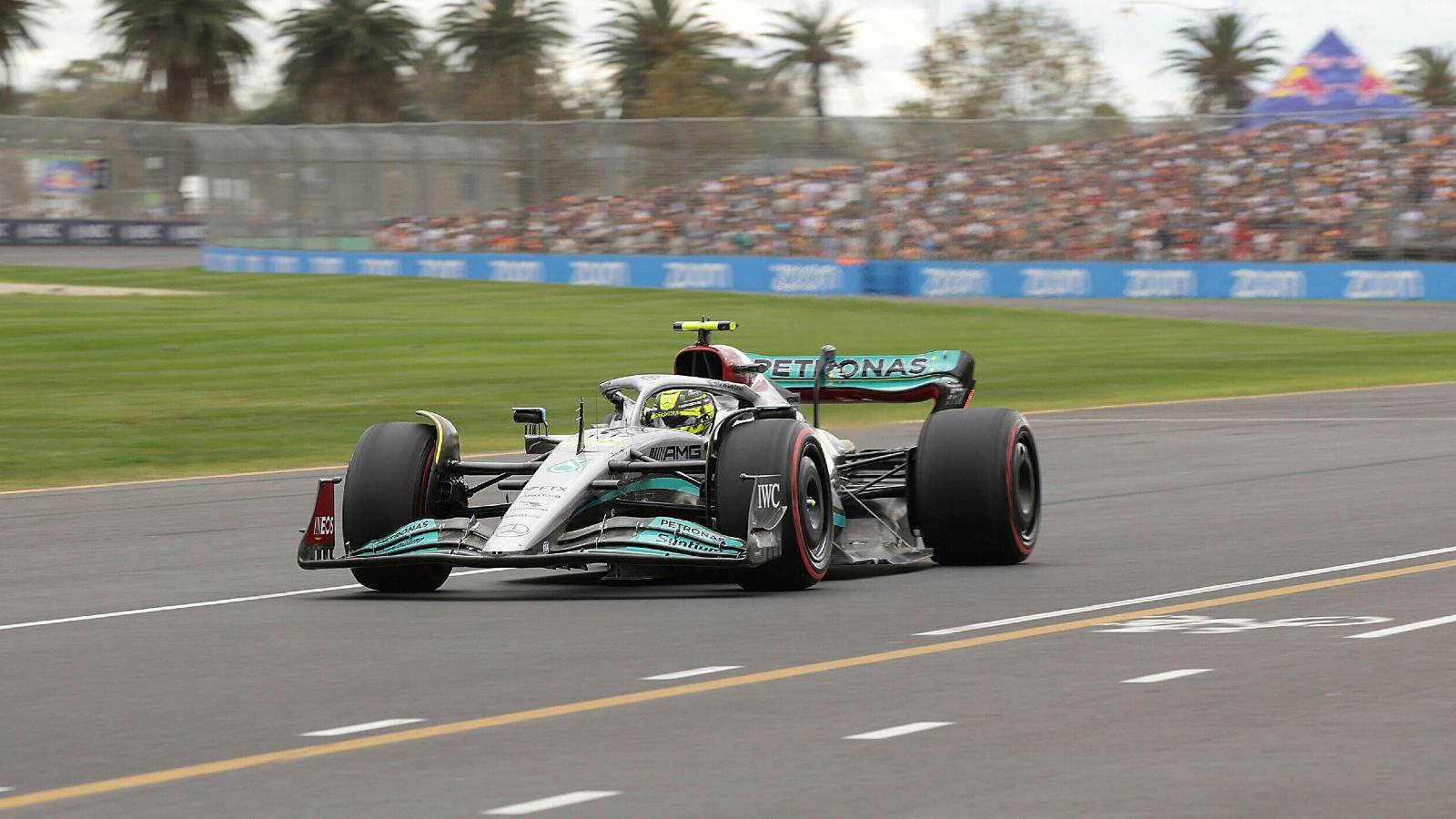 Lewis Hamilton in action at the Australian GP. Melbourne April 2022.