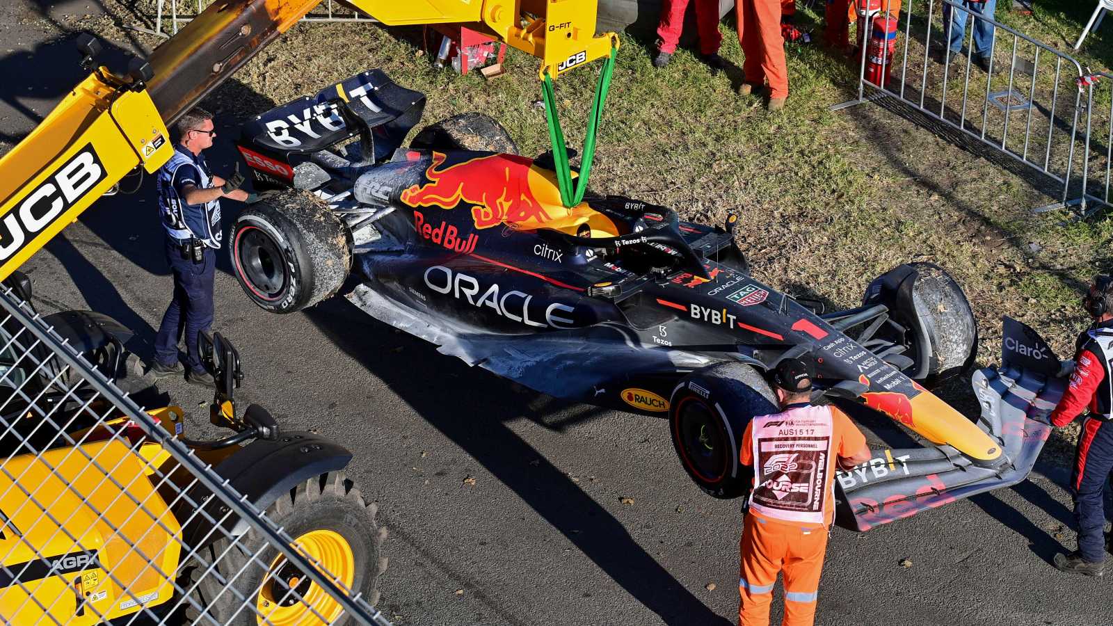 The Red Bull driven by Max Verstappen lifted away. Australia, April 2022.