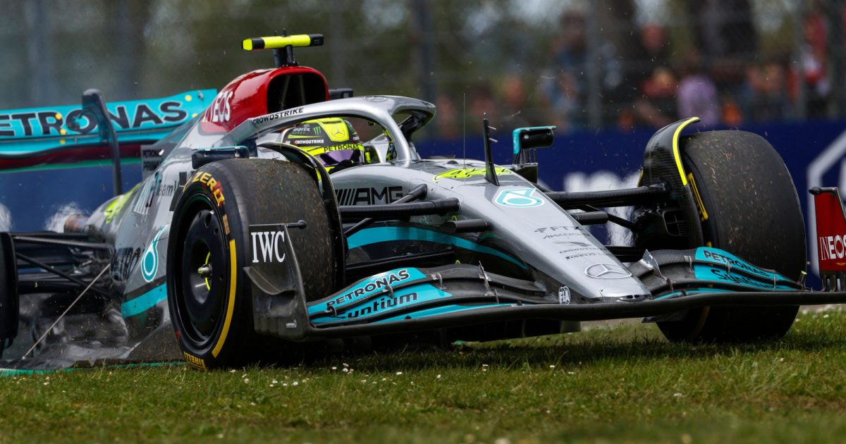 Lewis Hamilton cuts the corner and the grass. Imola April 2022