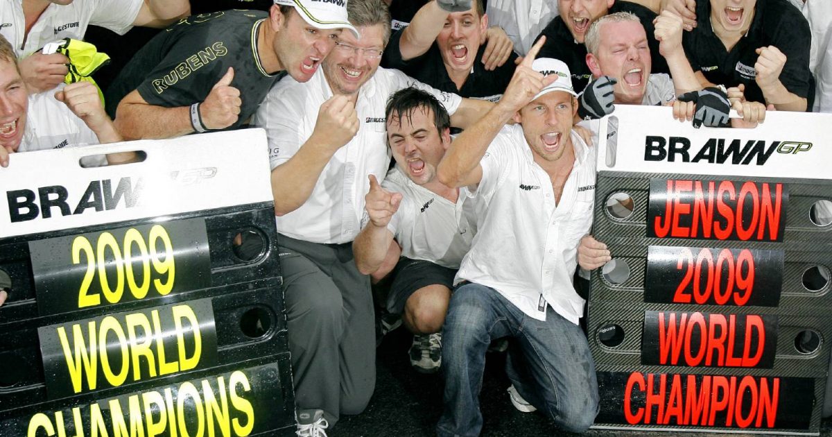 布朗队庆祝他们的世界冠军。2009年10月英特拉格斯赛道。