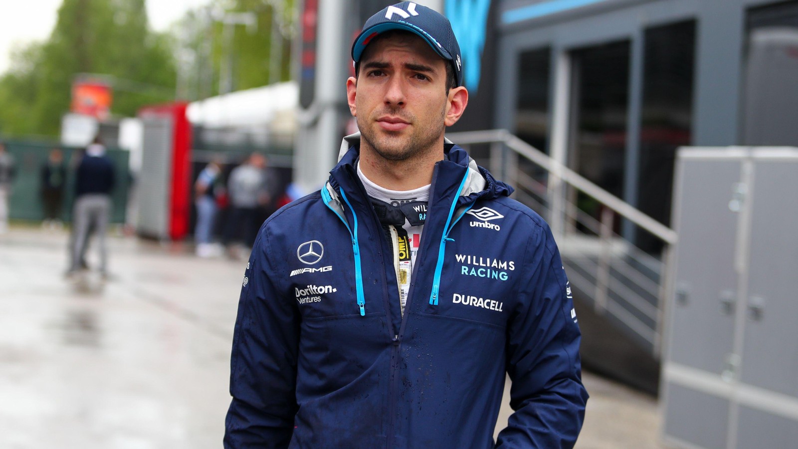 Nicholas Latifi, Williams, dans le paddock d'Imola.  Italie, avril 2022.