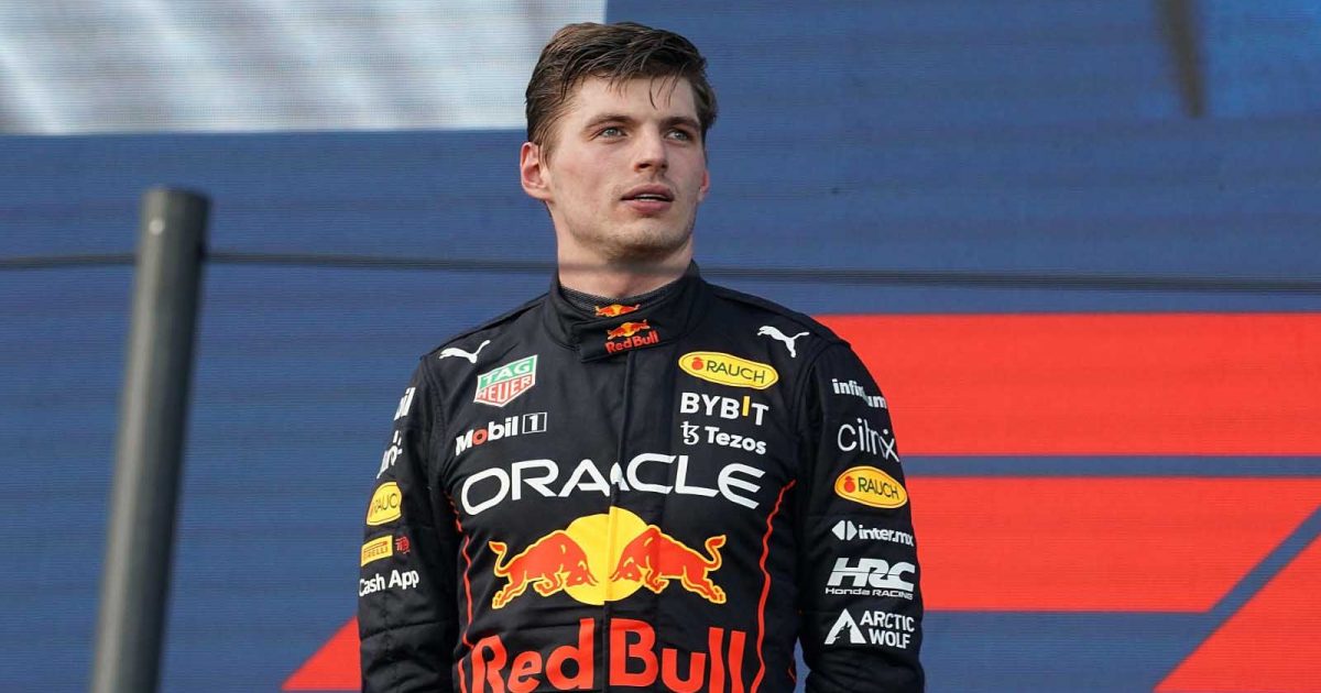 Max Verstappen站在领奖台上。迈阿密2022年5月。