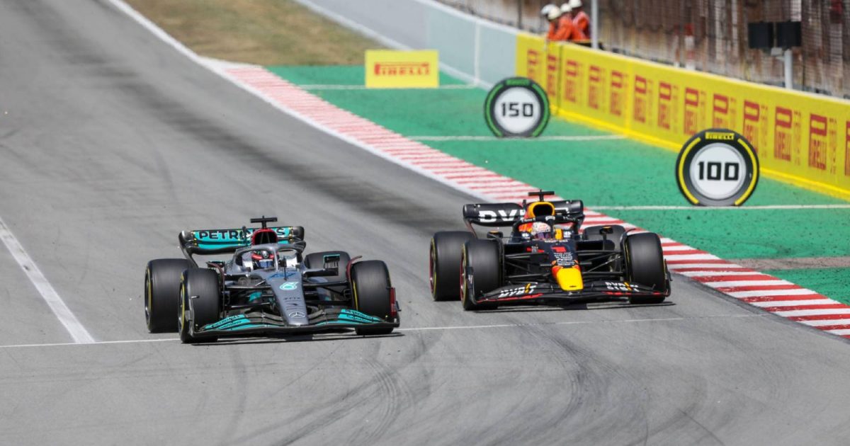 Max Verstappen, Red Bull, tries to pass George Russell, Mercedes. Barcelona May 2022.