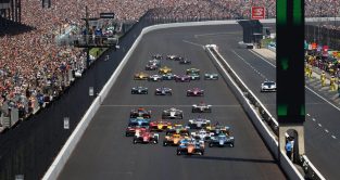 The start of the 2022 Indianapolis 500. Indiana, May 2022.