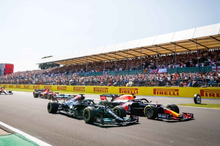 Lewis Hamilton racing Max Verstappen. Silverstone, July 2022.