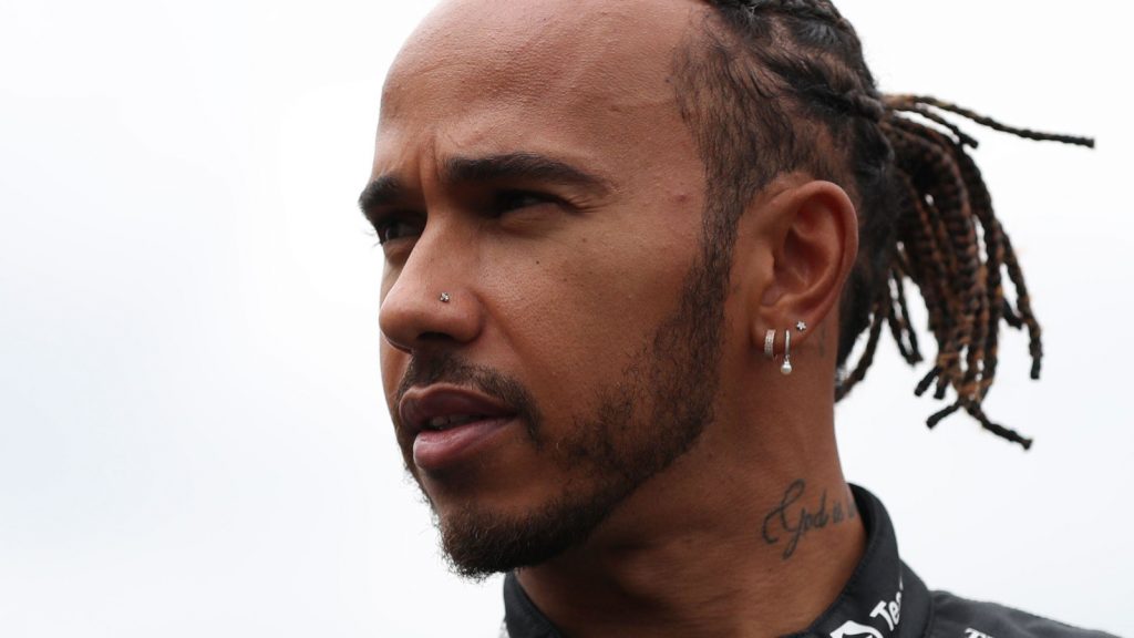 Hamilton avoids penalty by removing nose stud