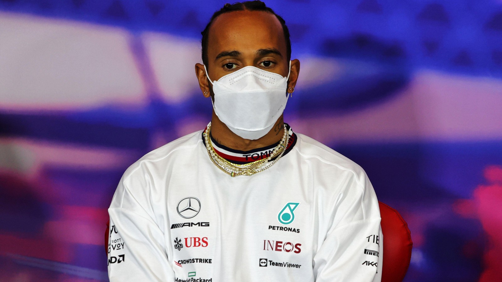 Lewis Hamilton, Mercedes, wearing a mask at Silverstone. England, June 2022.