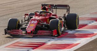 Robert Shwartzman tests for Ferrari. Abu Dhabi December 2021.