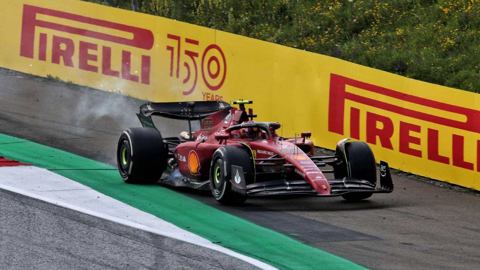 Carlos Sainz dice que todavía prefiere tener la velocidad del motor de Ferrari sobre la confiabilidad