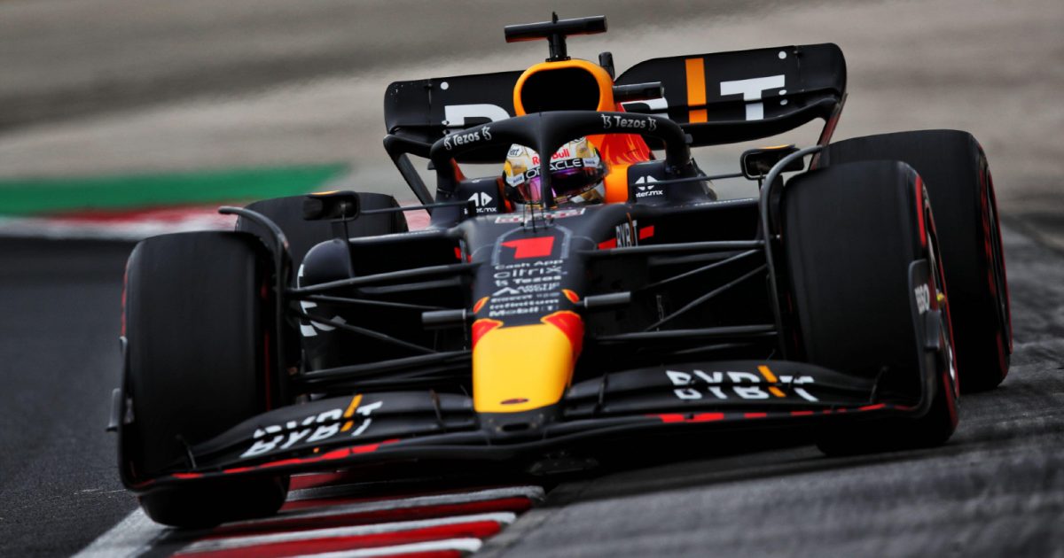 红牛的Max Verstappen在匈牙利大奖赛的排位赛期间在赛道上。布达佩斯,2022年7月。
