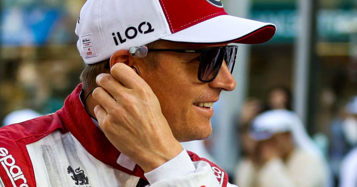 基米·莱科宁在他最后一场F1比赛前微笑。2021年12月阿布扎比