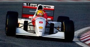 埃尔顿·塞纳在日本大奖赛期间。1993年铃鹿F1测试