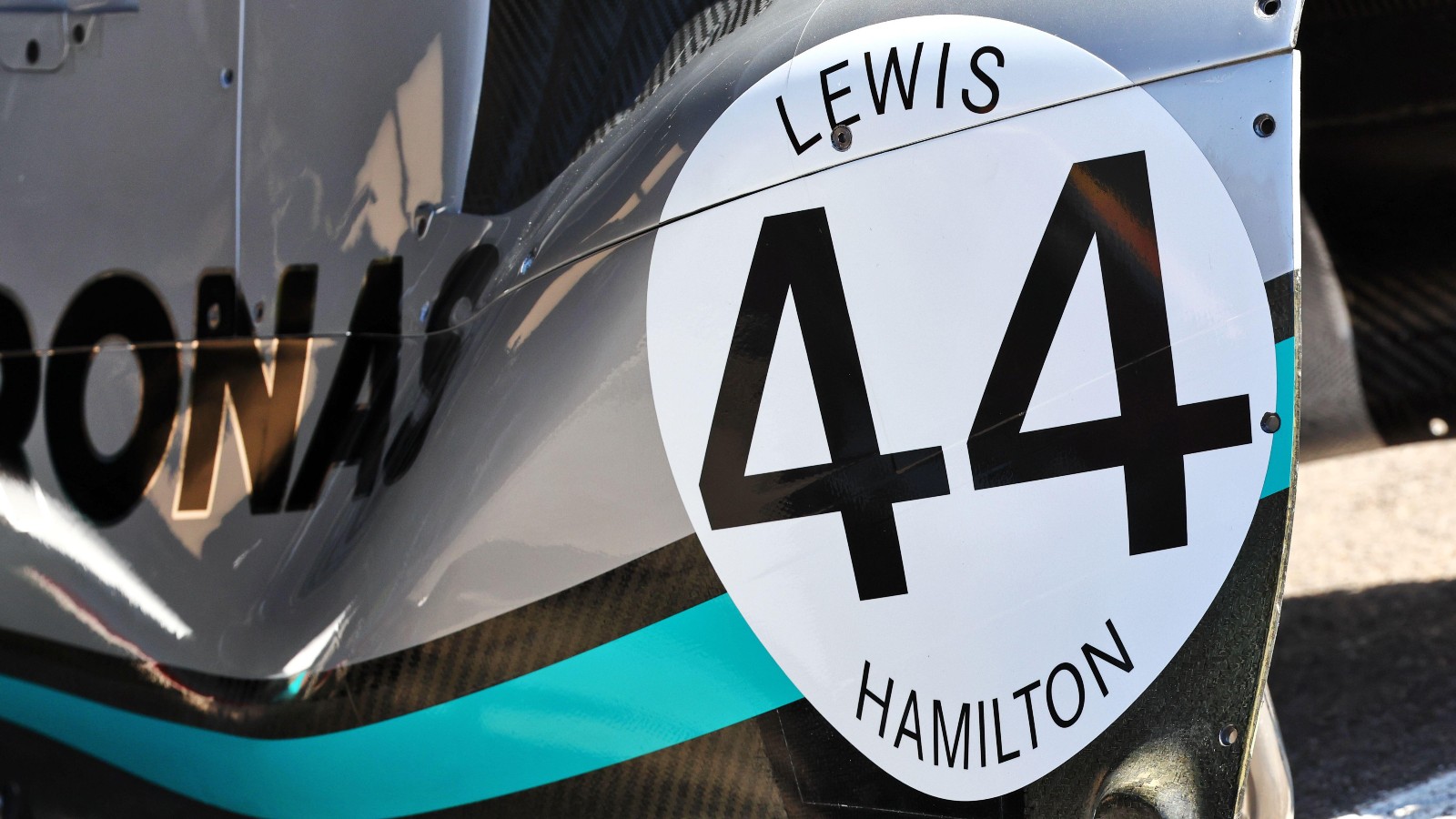 A vintage number on the Mercedes W13 of Lewis Hamilton. Belgium, August 2022.