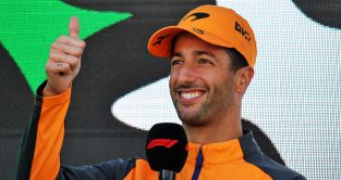迈凯轮车队的丹尼尔·里卡多在荷兰大奖赛上。赞德沃特，2022年9月。