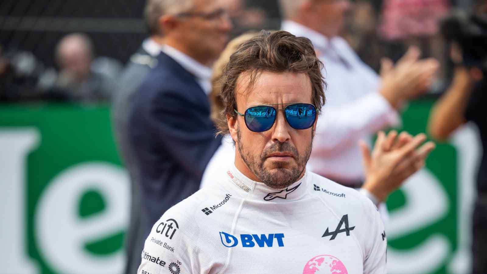 Fernando Alonso walks the grid. Zandvoort September 2022.