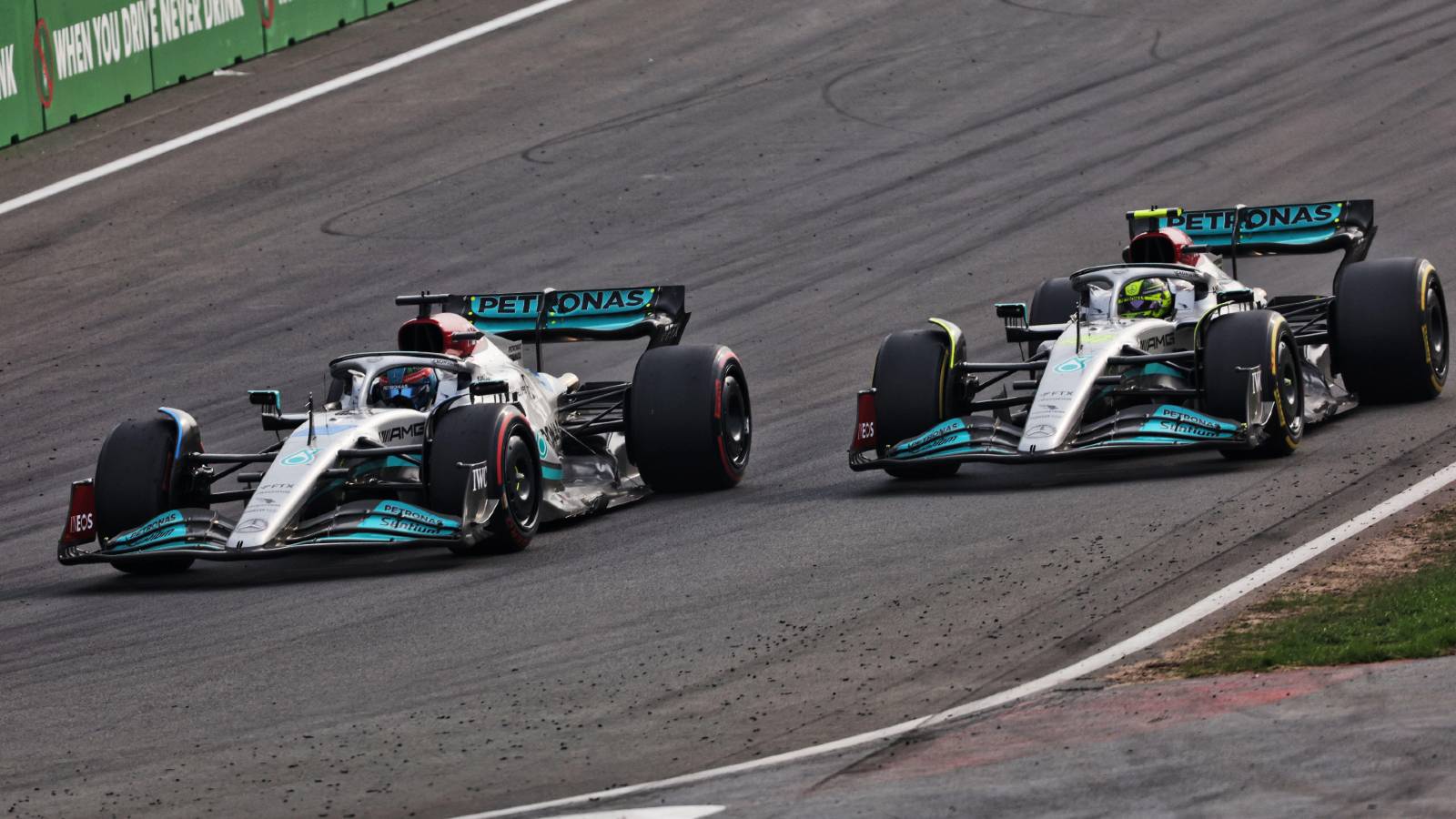 George Russell gets past Lewis Hamilton during the Dutch GP. Zandvoort September 2022.