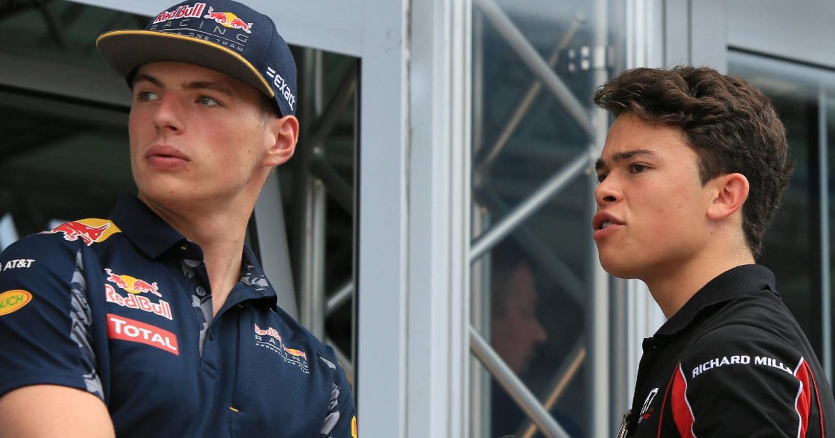 Max Verstappen和Nyck de Vries站在一起。摩纳哥2016年7月。