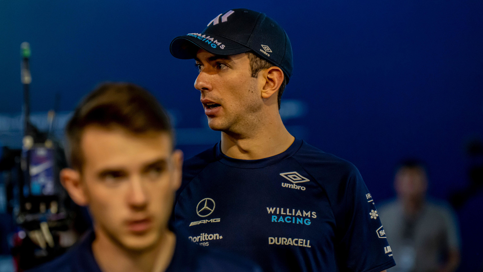Nicholas Latifi walking with the Williams team. Singapore September 2022