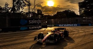Carlos Sainz, Ferrari, drives in practice. Singapore, September 2022.