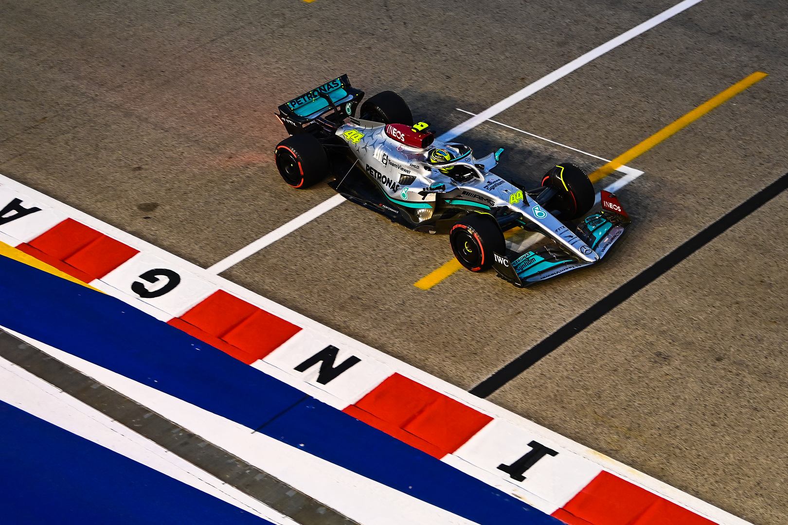 Lewis Hamilton during the Singapore Grand Prix practice session. Singapore, September 2022.