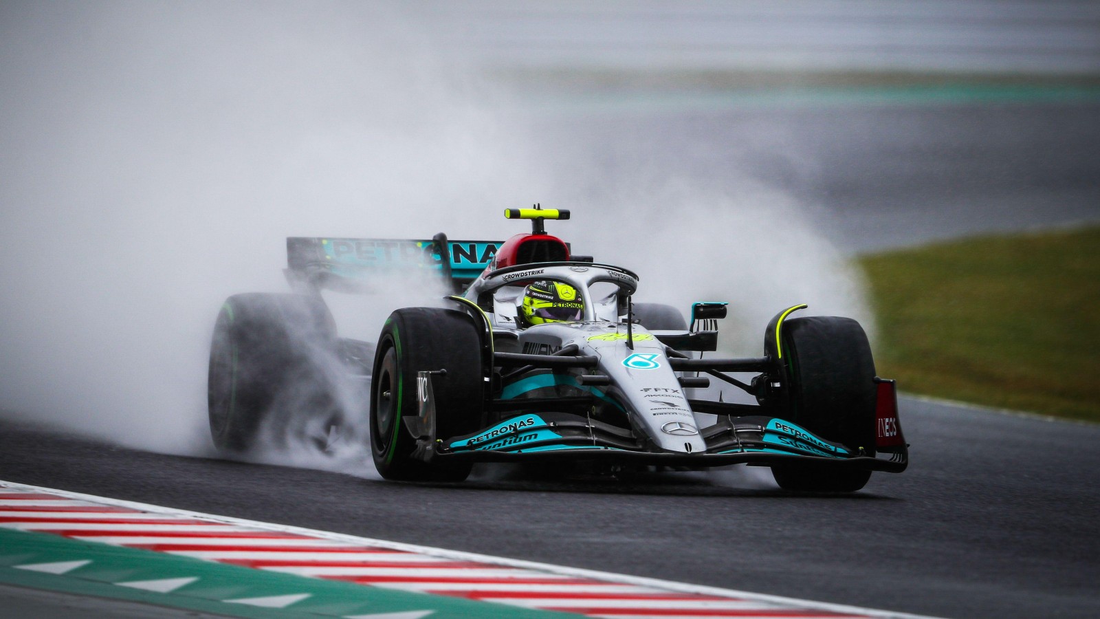 Lewis Hamilton relieved Mercedes "didn't look slow" in Japanese Grand Prix  practice : PlanetF1