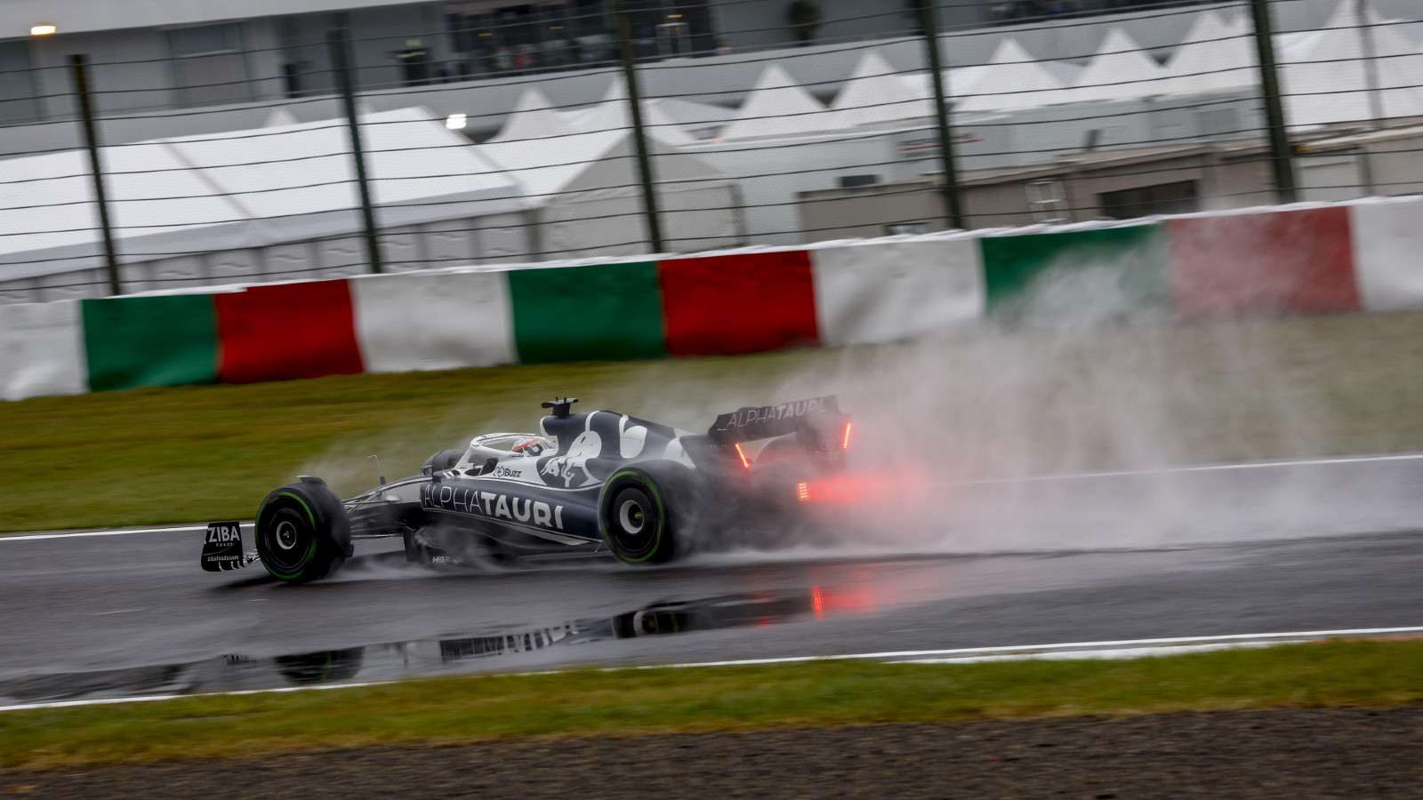 Pierre Gasly d'AlphaTauri en piste lors du Grand Prix du Japon.  Suzuka, octobre 2022.