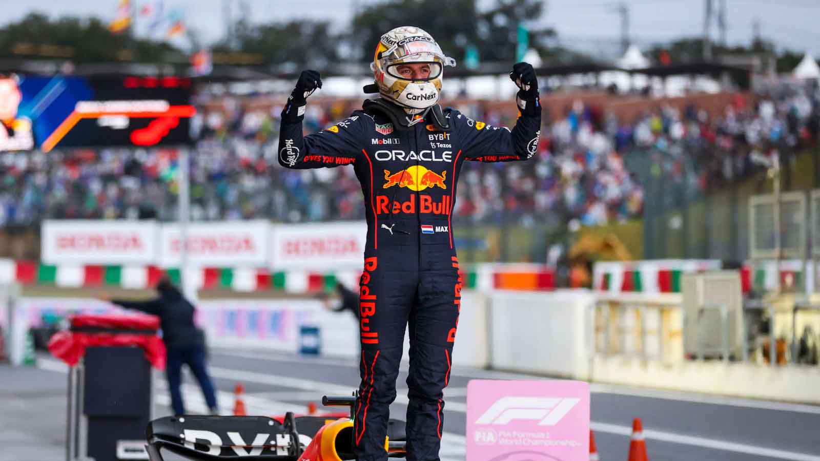 Max Verstappen庆祝胜利。2022年10月日本。