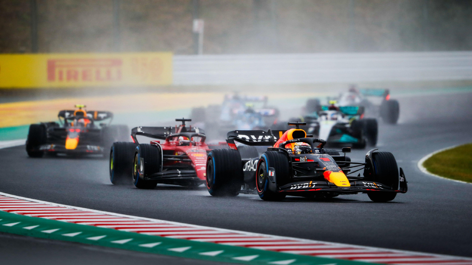 Red Bull's Max Verstappen leads Ferrari's Charles Leclerc at the Japanese Grand Prix. Suzuka, October 2022.point