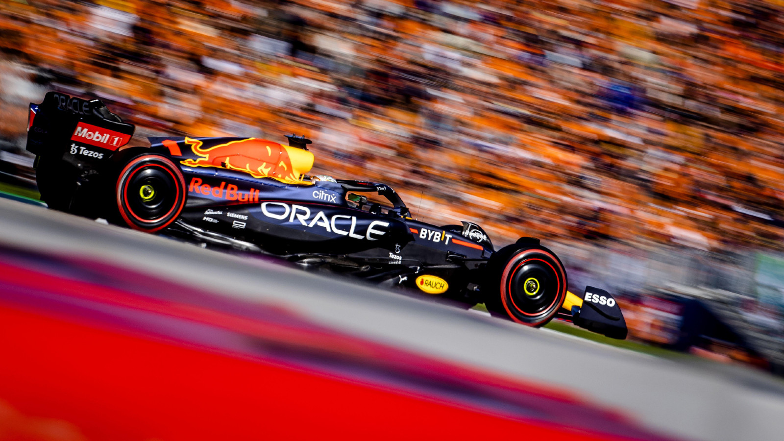 Max Verstappen de Red Bull en piste au Grand Prix d'Autriche.  Spielberg, juillet 2022.