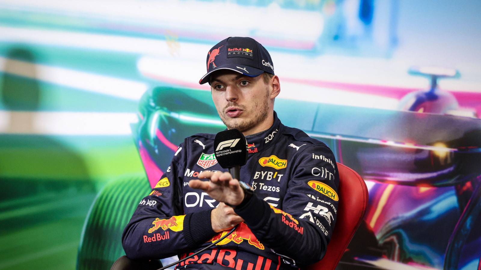 红牛车手Max Verstappen接受记者采访。墨西哥,2022年10月。