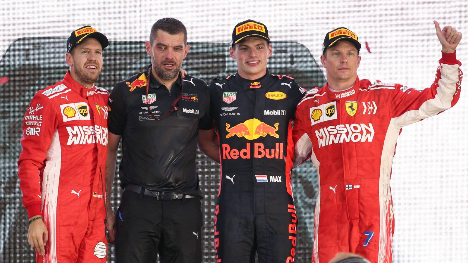 Max Verstappen与Guillaume Rocquelin和法拉利车手。墨西哥2018年10月。