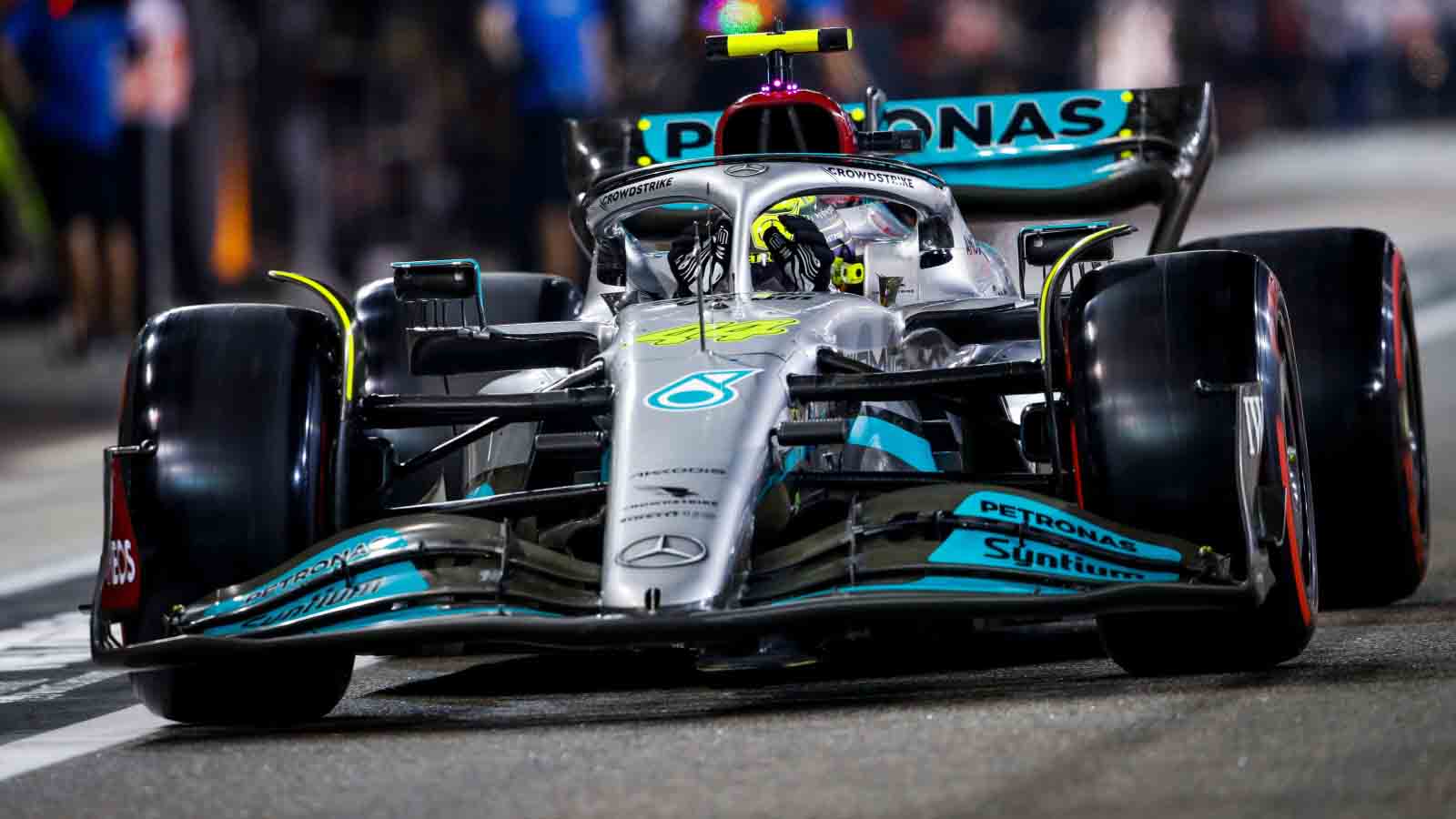 Mercedes reveals Lewis Hamilton's 2022 F1 car - ESPN