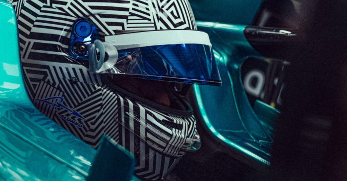 Fernando Alonso in the Aston Martin in testing. Abu Dhabi November 2022