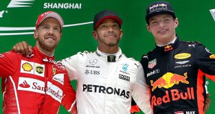 塞巴斯蒂安·维特尔，刘易斯·汉密尔顿和马克斯·维斯塔彭。F1中国2017。