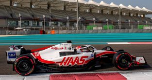 Haas during the post-season test. Abu Dhabi, November 2022.