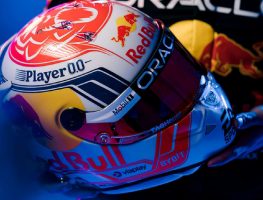 Max Verstappen透露了F1 2023头盔的“老派设计”