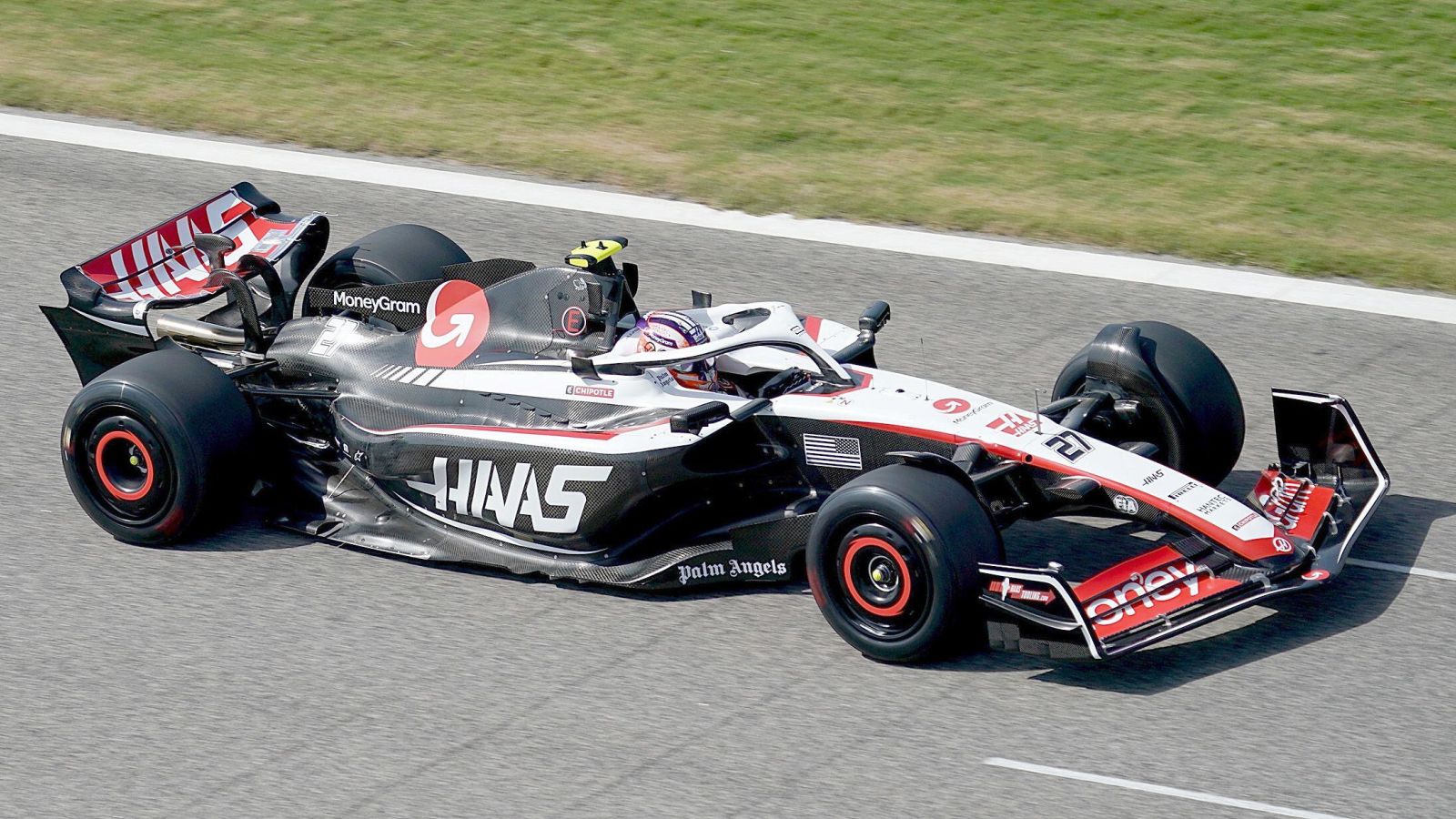 Nico Hulkenberg drives the Haas VF-23. Bahrain, February 2023.