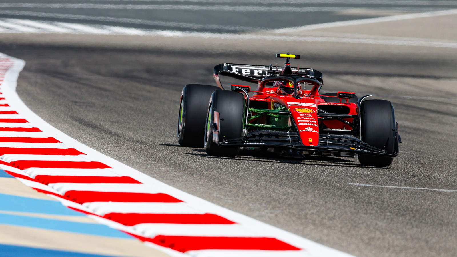 Ferrari sa chystá predstaviť nový SF-23 s novým dizajnom postranného vozíka: PlanetF1