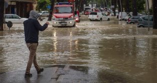 阿法塔乌里的家乡发生洪灾。法恩扎，2023年5月。