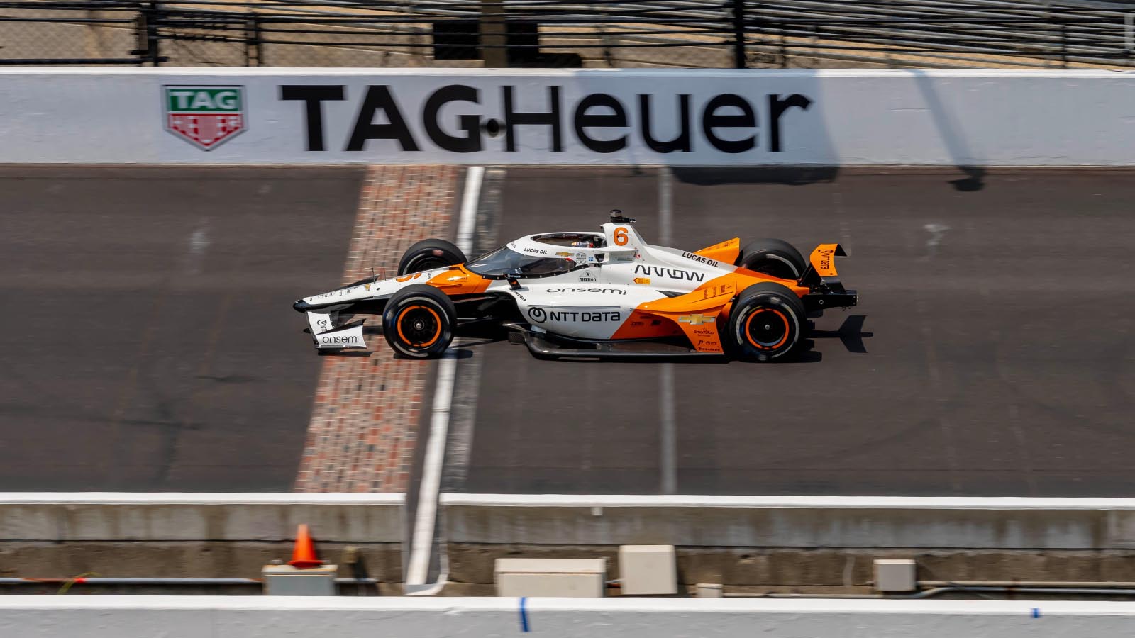 Indianapolis 500 qualifying Arrow McLaren driver goes P1 in action