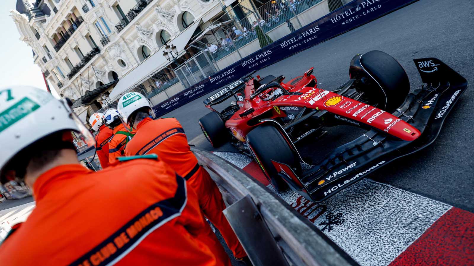 查尔斯·勒克莱尔靠近屏障。摩纳哥五月F1 2023的结果。
