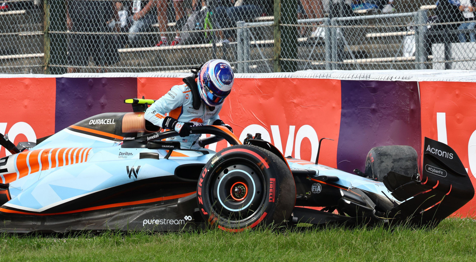 Fernando Alonso: Aston Martin 'don't make big mistakes, like some  competitors'' : PlanetF1