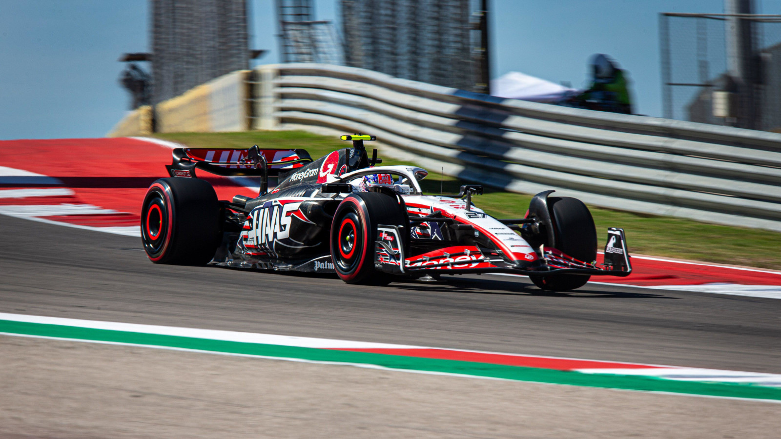 Nico Hulkenberg sends brutal message as Haas sink to rock bottom